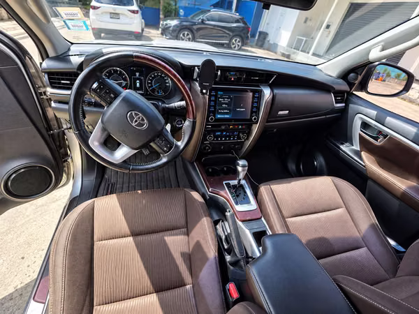 Toyota Fortuner 2018 2.7L Automática – 1 Solo Dueño