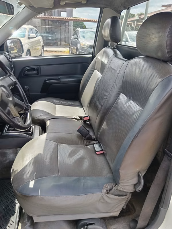 Isuzu Dmax 2011 Manual