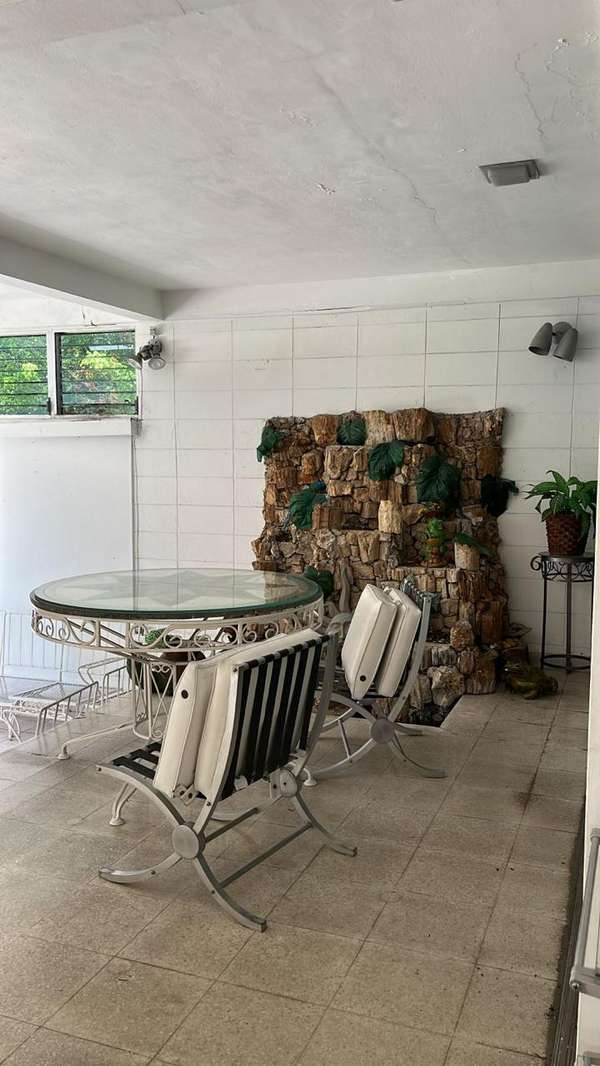 Se vende hermosa Casa de 2 niveles, céntricamente ubicada