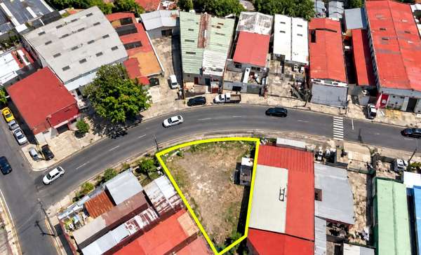 Land sale in Parque Lefevre, 729 m ²