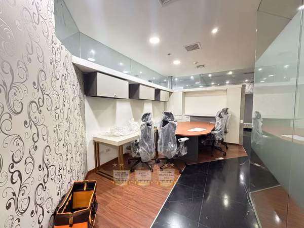 Venta oficina en Marbella PARA INVERSION