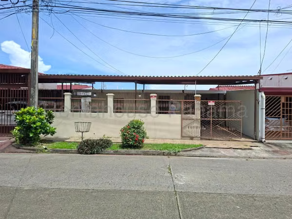 House for sale in Chanis *