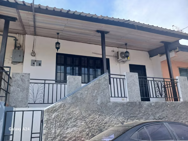 HOUSE WITH THE BEST LOCATION ON THE TABLES