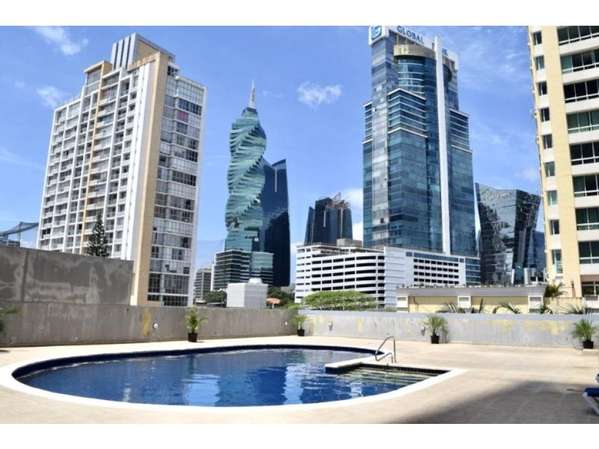 ¡En Alquiler! Espacioso Apartamento de 200 m² en Calle 50