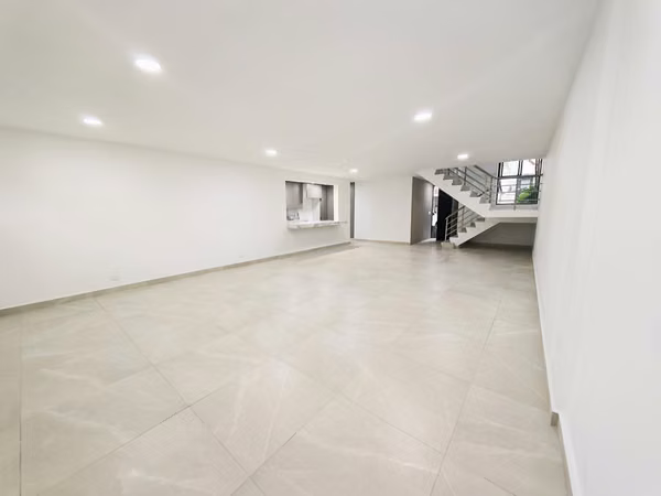 Casa en San Francisco Dos niveles y Renovada
