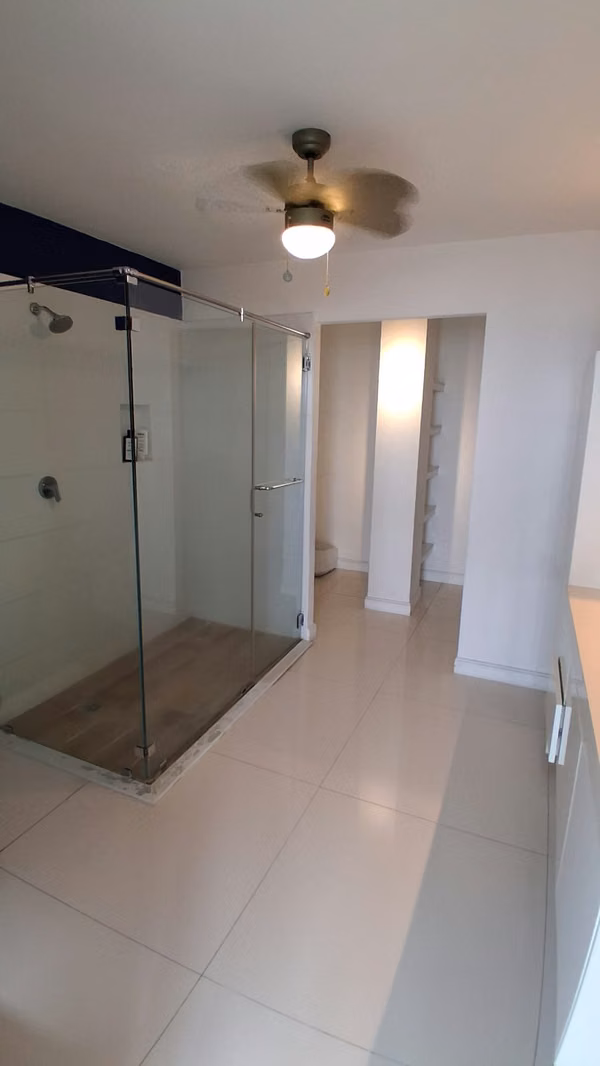 Sobre las Rocas. 416mts 3r 3b den remodelado $560,000.00NEG