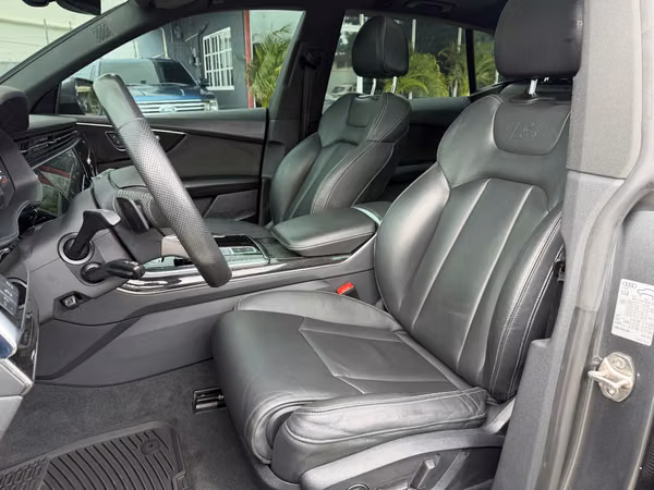 Audi Q8 line 2019