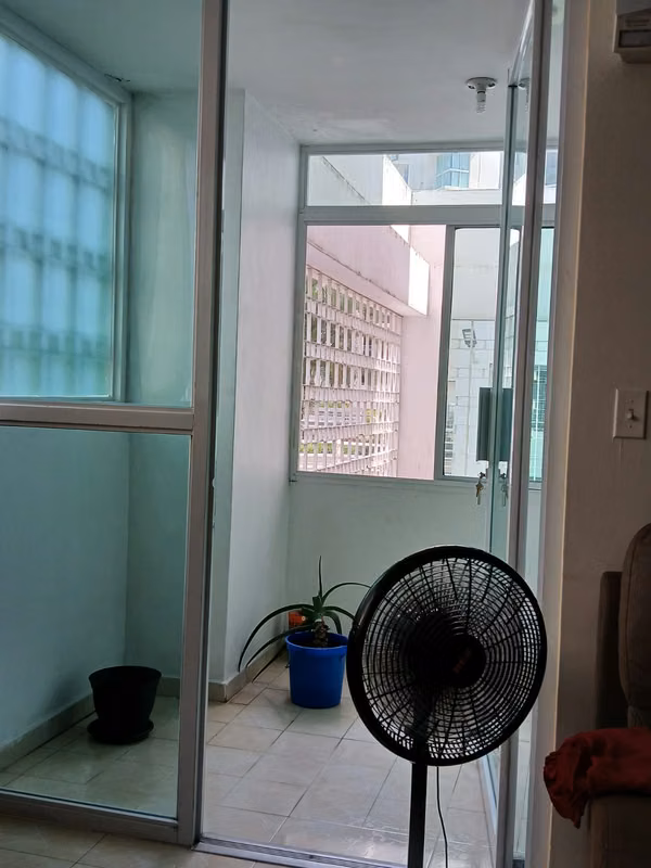¡GANGA EN PLAZA EDISON!  Excelente oportunidad de compra en una de las zonas más céntricas y convenientes de la ci