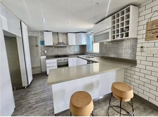 VENTA DE CASA EN ESQUINA / VILLA LUCRE