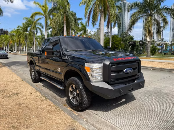 Ford F-250 Super Duty Lariat 2016 - 6.7L V8 Turbo Diésel - Impresionante Estado