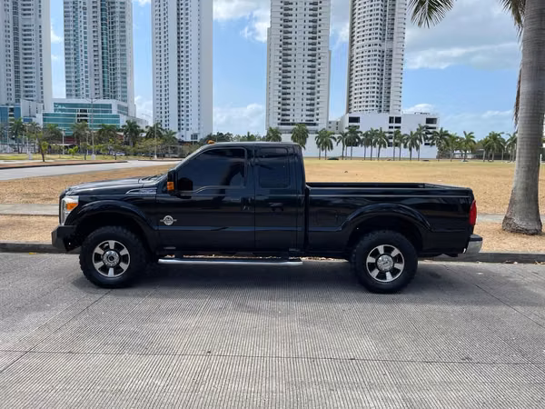 Ford F-250 Super Duty Lariat 2016 - 6.7L V8 Turbo Diésel - Impresionante Estado