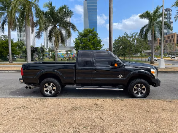 Ford F-250 Super Duty Lariat 2016 - 6.7L V8 Turbo Diésel - Impresionante Estado