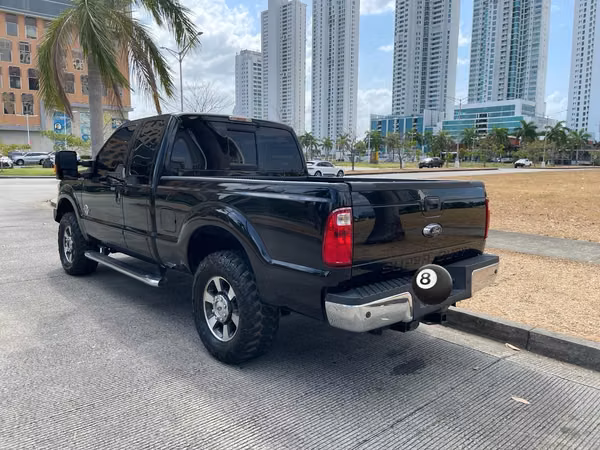 Ford F-250 Super Duty Lariat 2016 - 6.7L V8 Turbo Diésel - Impresionante Estado