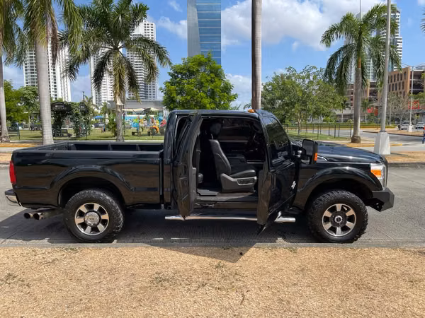 Ford F-250 Super Duty Lariat 2016 - 6.7L V8 Turbo Diésel - Impresionante Estado