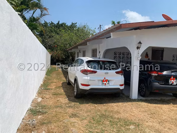House is sold in Nueva Gorgona