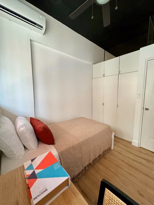 Apartamento Amoblado de 2 Recámaras en PH Plaza Central | Casco Viejo