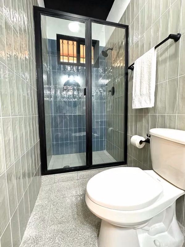 Apartamento Amoblado de 2 Recámaras en PH Plaza Central | Casco Viejo