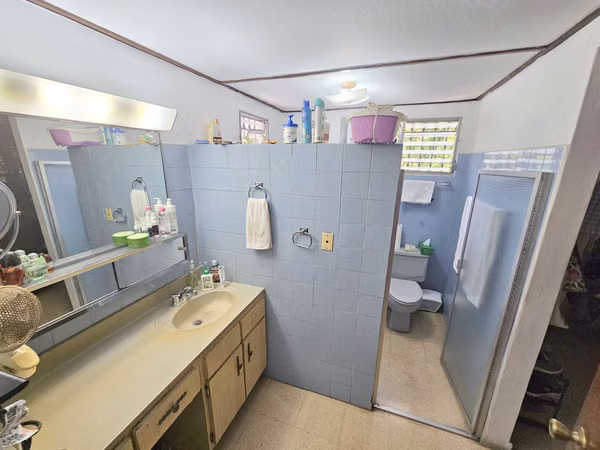 Sale of House in Esquina with Huge Patio in Altos de La Loma - Pueblo Nuevo. Negotiable price
