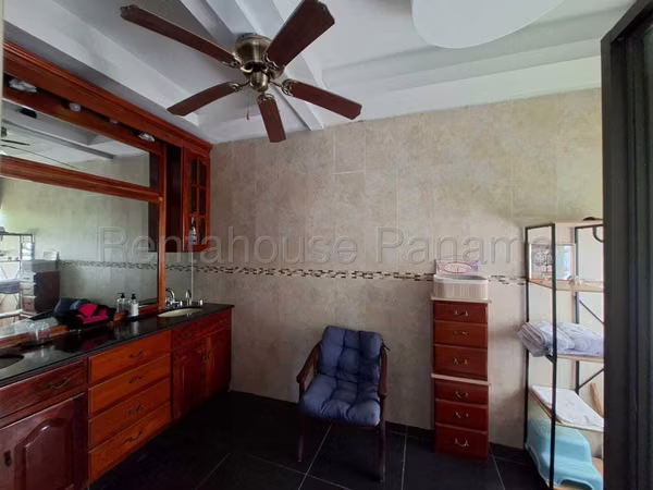 Venta de Casa en Las Cumbres, con Cascadas Naturales, Piscina y Cabaña GB