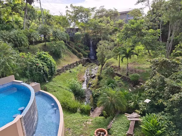 Venta de Casa en Las Cumbres, con Cascadas Naturales, Piscina y Cabaña GB