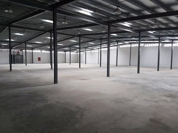 Gran Galera Commercial e Industrial – Conexión Estratégica al Corredor GB