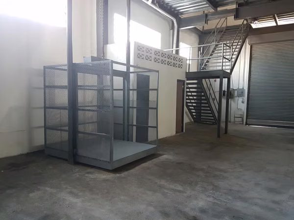Gran Galera Commercial e Industrial – Conexión Estratégica al Corredor GB