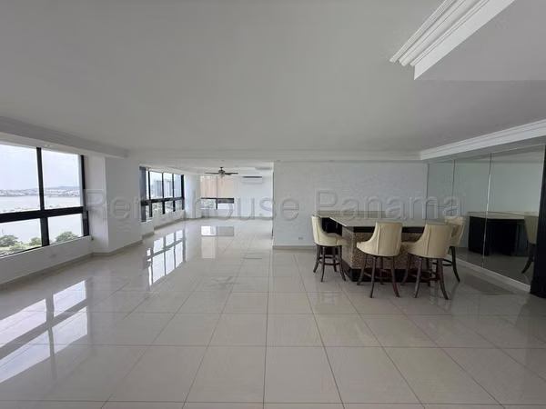 4 bedroom apartment for rent - Av. Balboa, Princess of the Sea Building