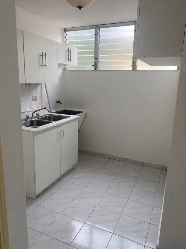 RENTAL APARTMENT IN CARRASQUILLA PH LOURDES