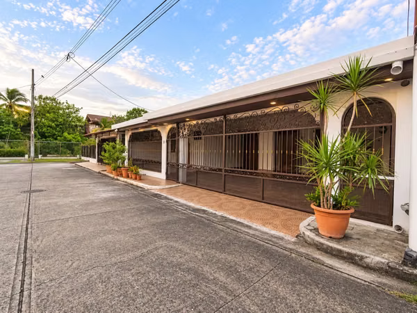 Se Vende casa en Castilla de Oro Condado del Fey