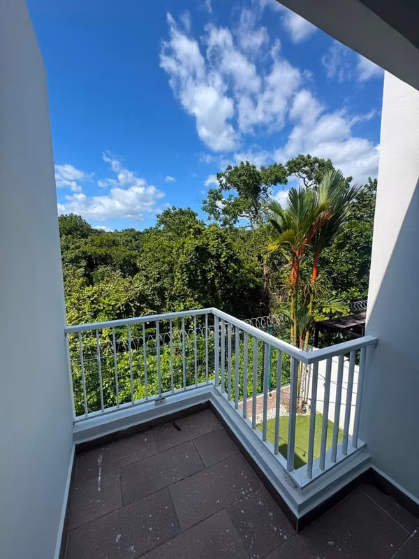GREAT OPPORTUNITY IN GOLF BREEZES! PH VICTORY: SALE $230K ¥124; RENT $1,500
