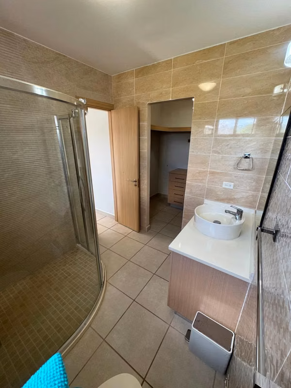 GREAT OPPORTUNITY IN GOLF BREEZES! PH VICTORY: SALE $230K ¥124; RENT $1,500