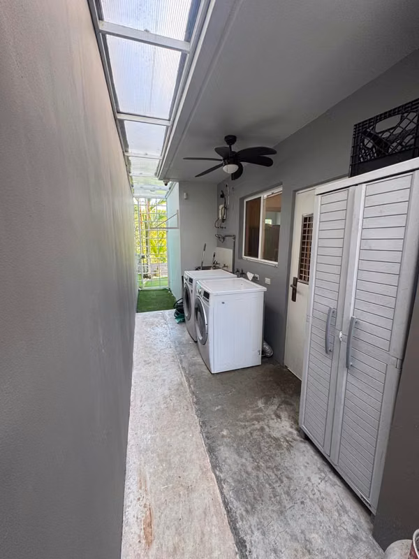 GREAT OPPORTUNITY IN GOLF BREEZES! PH VICTORY: SALE $230K ¥124; RENT $1,500
