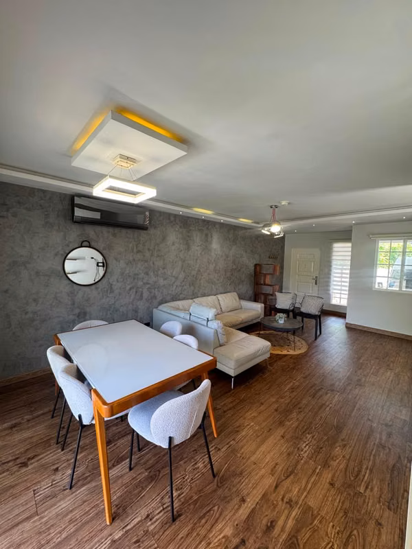 GREAT OPPORTUNITY IN GOLF BREEZES! PH VICTORY: SALE $230K ¥124; RENT $1,500