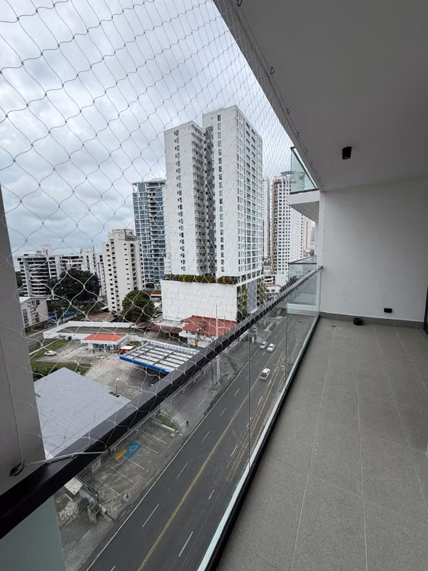 APARTMENT WITH WHITE LINE, SEA COCONUT, FRANCISCO