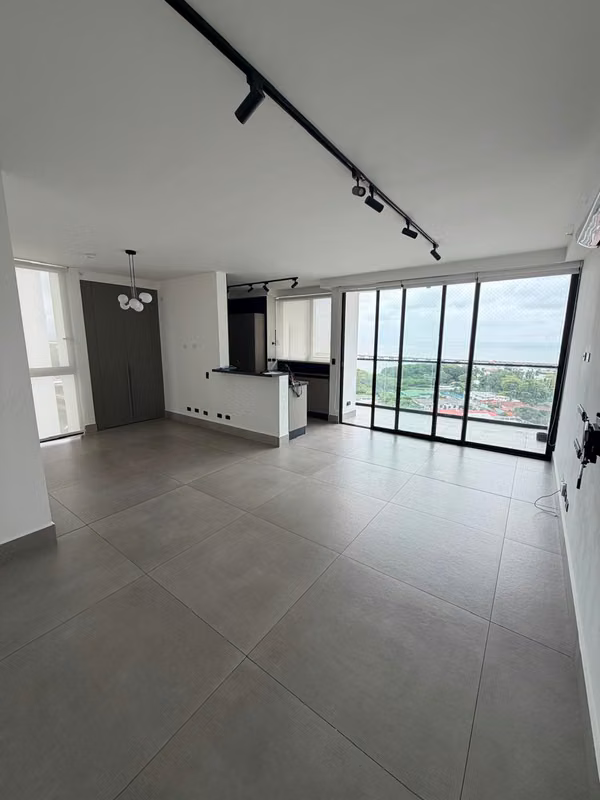 APARTMENT WITH WHITE LINE, SEA COCONUT, FRANCISCO