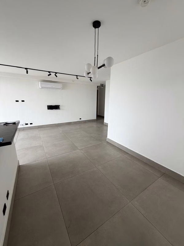 APARTMENT WITH WHITE LINE, SEA COCONUT, FRANCISCO
