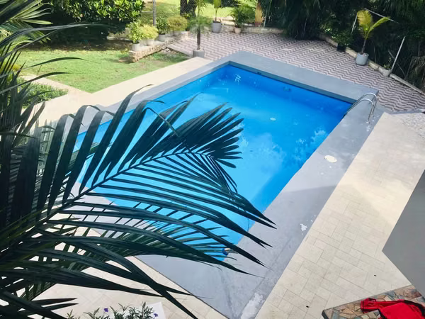 CÁRDENAS - 1,000 m² de Terreno, 800 m² de construcción con Piscina