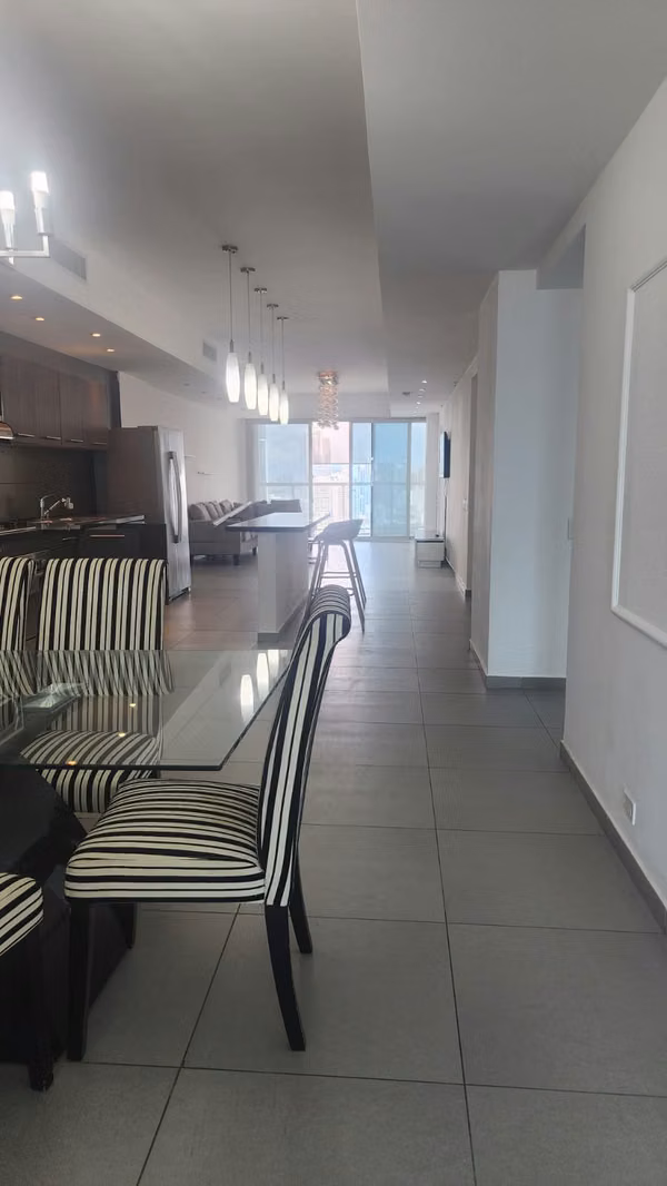 Avenida Balboa | Dpto de 138 m2 | 3 habitaciones | Linda vista