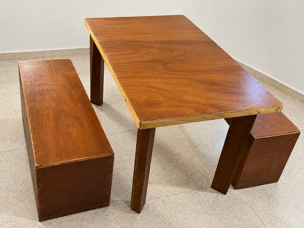 Dining table with Two Butacas