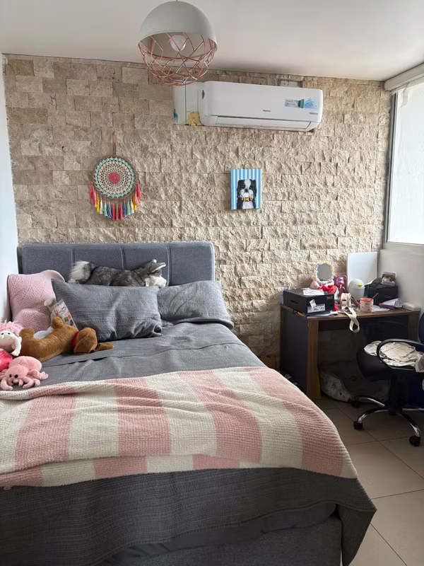 2 BEDROOMS, 2 BATHROOMS, 2 PARKING SPACES, WHITE LINE, NO FURNITURE