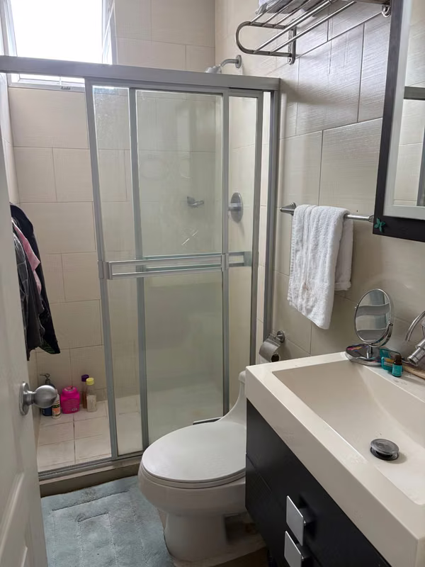 2 BEDROOMS, 2 BATHROOMS, 2 PARKING SPACES, WHITE LINE, NO FURNITURE