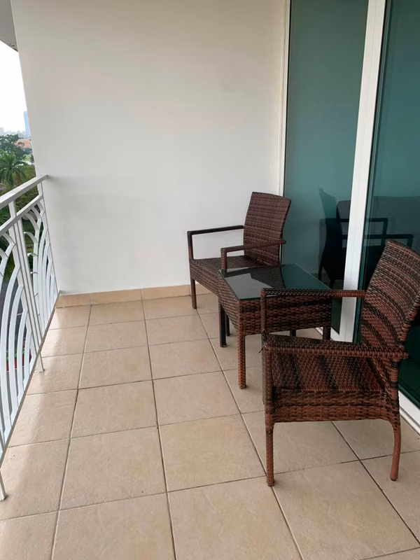 ¡VIVE EN ALBROOK! APARTAMENTO AMOBLADO EN ALQUILER – $1,500