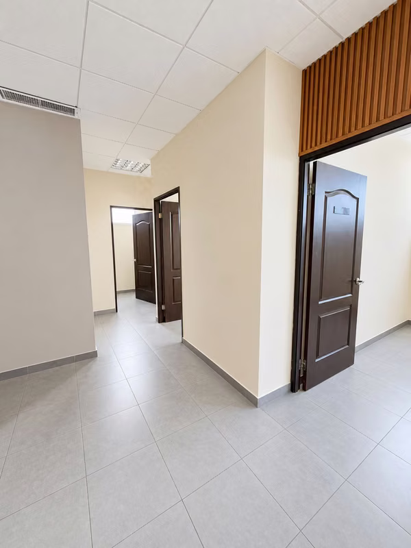 Office for Rent - 83.4 m ² - 124; 2 Parking