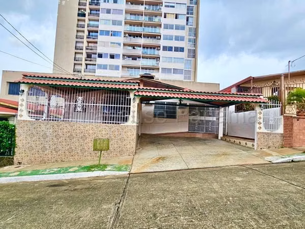 Casa en Venta en Villa Lucre JG
