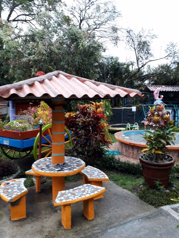 Vendo pequeño hotel en el valle anton