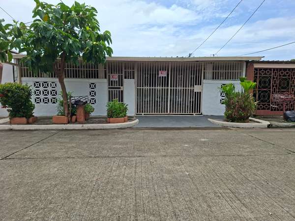House for sale in Altos de Las Acacias, Don Bosco
