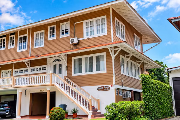 HOUSE FOR SALE COLON, MARGARITA