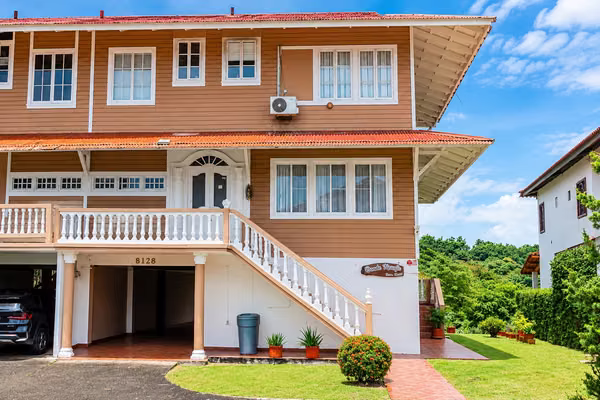 HOUSE FOR SALE COLON, MARGARITA