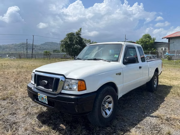 Se vende Ford Ranger 2005 XLT