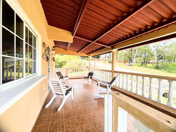 Se Vende Casa en Altos de Cerro Azul REMATE